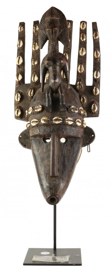 STYLE OF "N'TOMO" CEREMONIAL DANCE MASK - CARVED WOOD (1 of 2)
