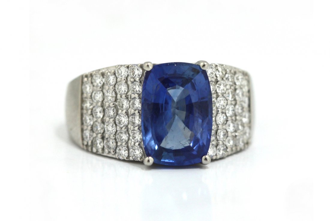 Extremely Rare Unheated Sapphire, G.I.A. Certified (1 of 7)