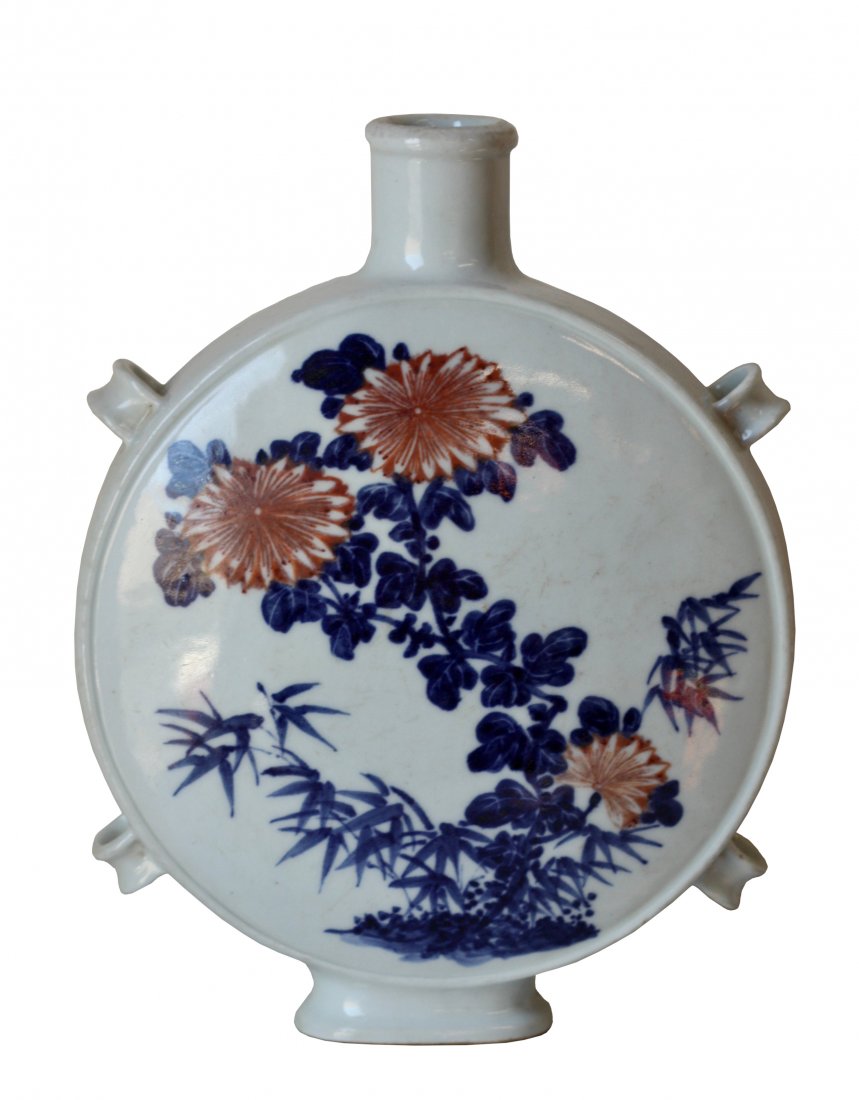 A FINE BLUE AND WHITE MING-STYLE MOONFLASK (1 of 7)