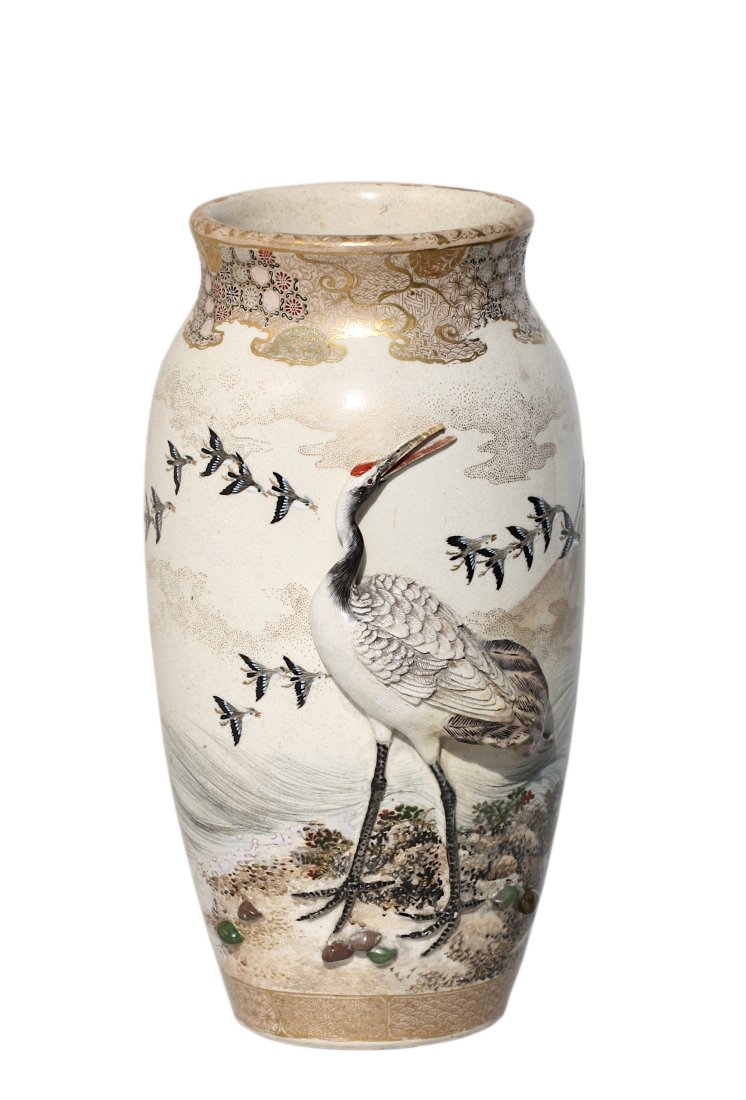 A Large Japanese Satsuma Vase (1 of 8)