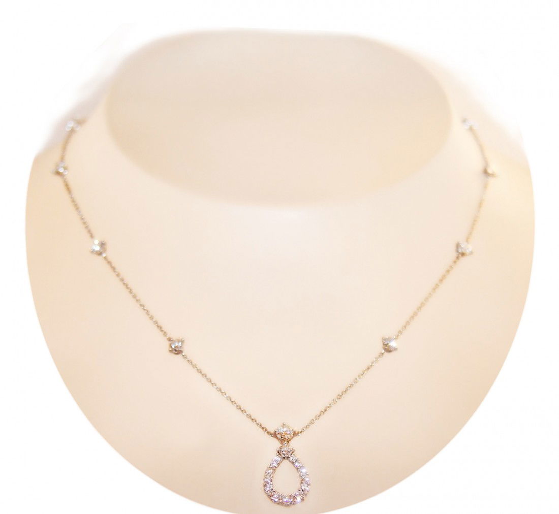 Harry Winston Loop Pendant on Diamond Chain 25 rou