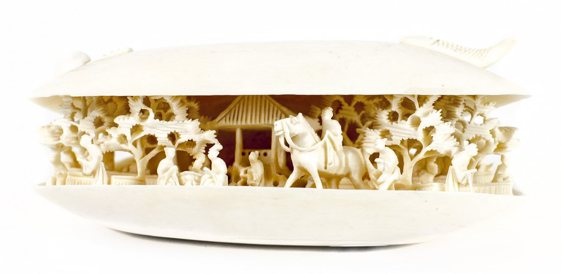 CHINESE CARVED IVORY "CLAM SHELL"