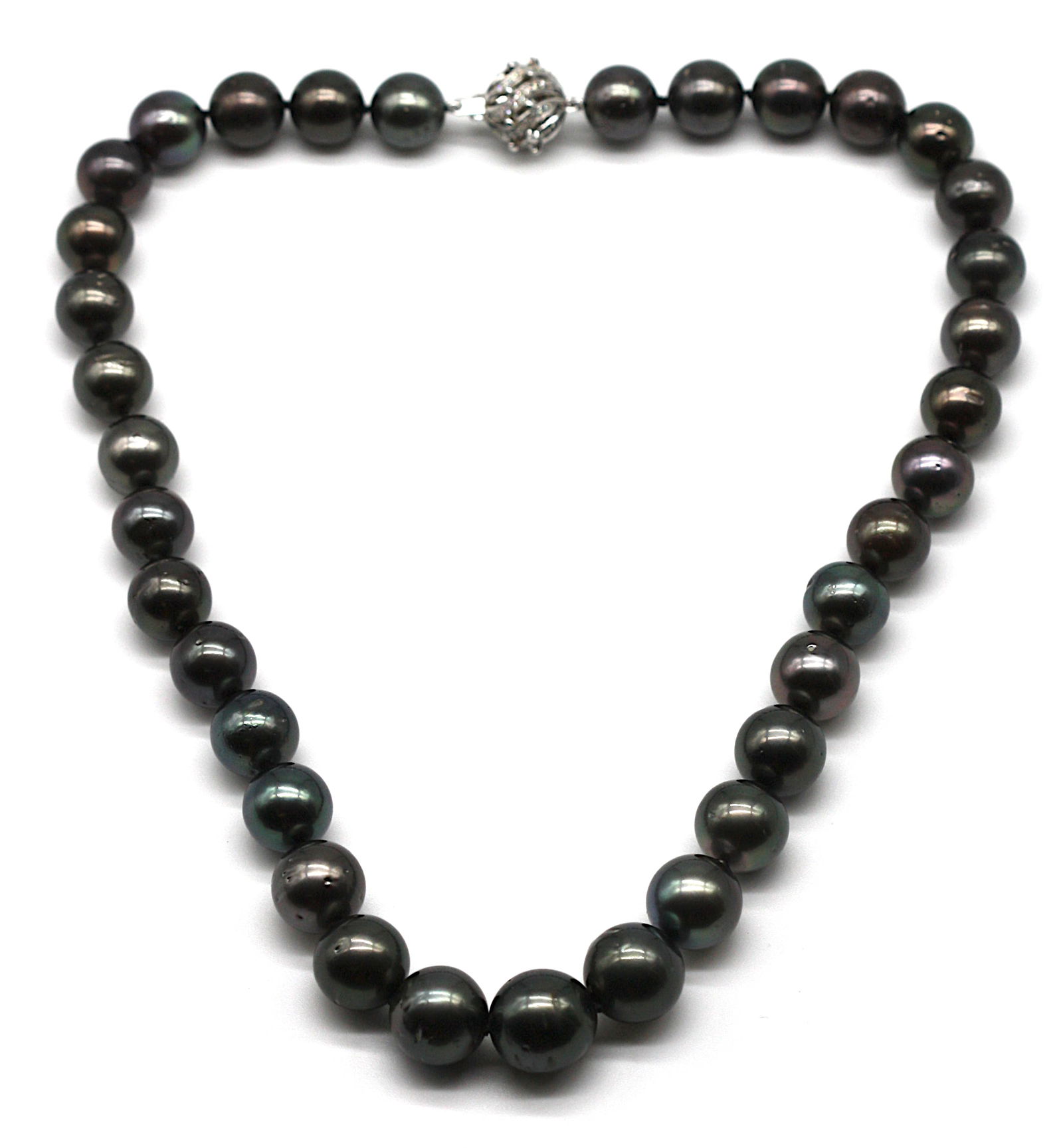 A Fine Pearl and Diamond Necklace (1 of 7)