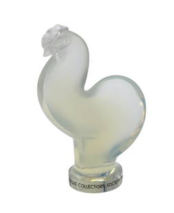 Lalique Frosted Crystal Rooster Figurine – Collectors Society Edition: Lalique Frosted Crystal Rooster Figurine – Collectors Society Edition A charming and finely crafted Lalique crystal rooster, featuring a graceful silhouette with frosted and polished detailing that