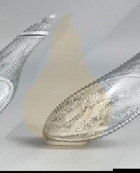 Fine Chinese Carved Snuff Bottle