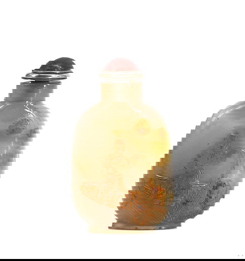 Chinese Carved Agate Snuff Bottle