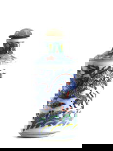 Good Chinese Ming Style Wucai Decorated Porcelain Master Snuff Bottle