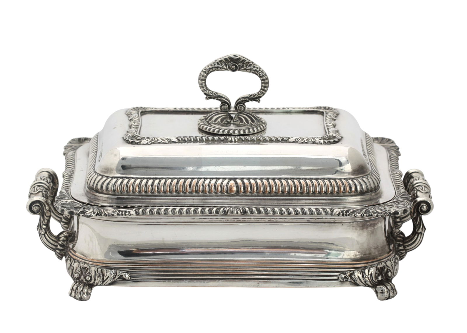 Good Georgian Style Silver Plate Covered Entrée Dish: Good Georgian Style Silver Plate Covered Entrée Dish 19th/20th Century. Rectangular with rounded corners cast with acanthus, shells and a center gadroon, the conforming reservoir with scrolled