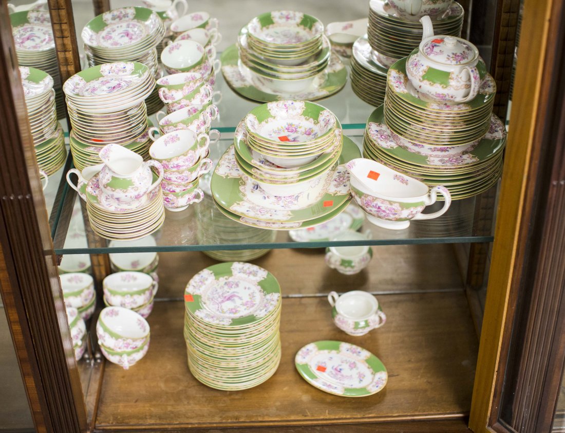 MINTON 123 PIECE PAINTED PORCELAIN DINNER SERVICE: NO RESERVE - NO MINIMUM ENGLISH FLORAL PAINTED 123 PIECE PORCELAIN DINNER SERVICE, MINTON, 20th century, painted with bouquets alternating with panels of apple green; comprising dinner plates, luncheo