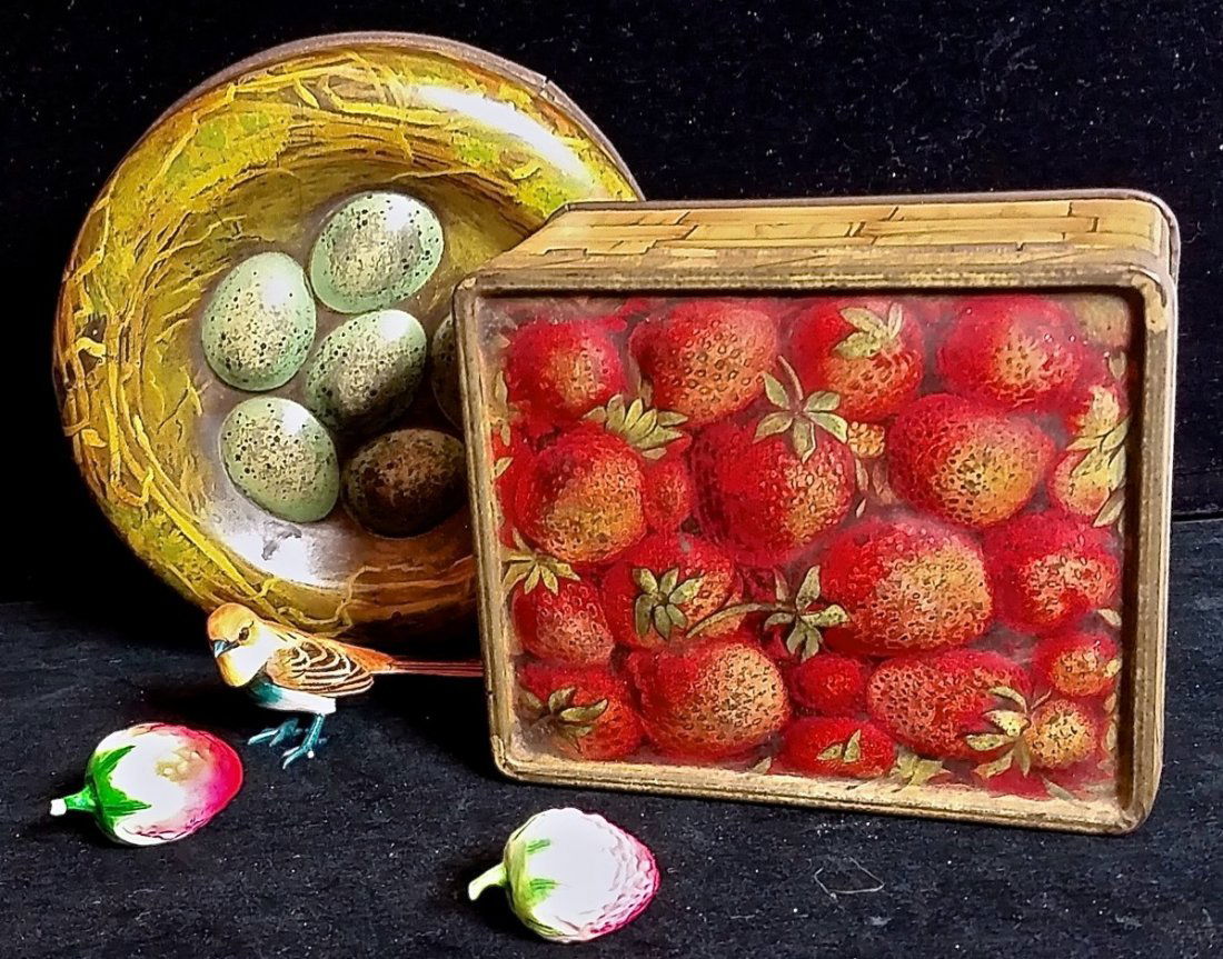 BIRD'S NEST & STRAWBERRY BOX BISCUIT TIN: M.L.&C., 1910 (1 of 7)