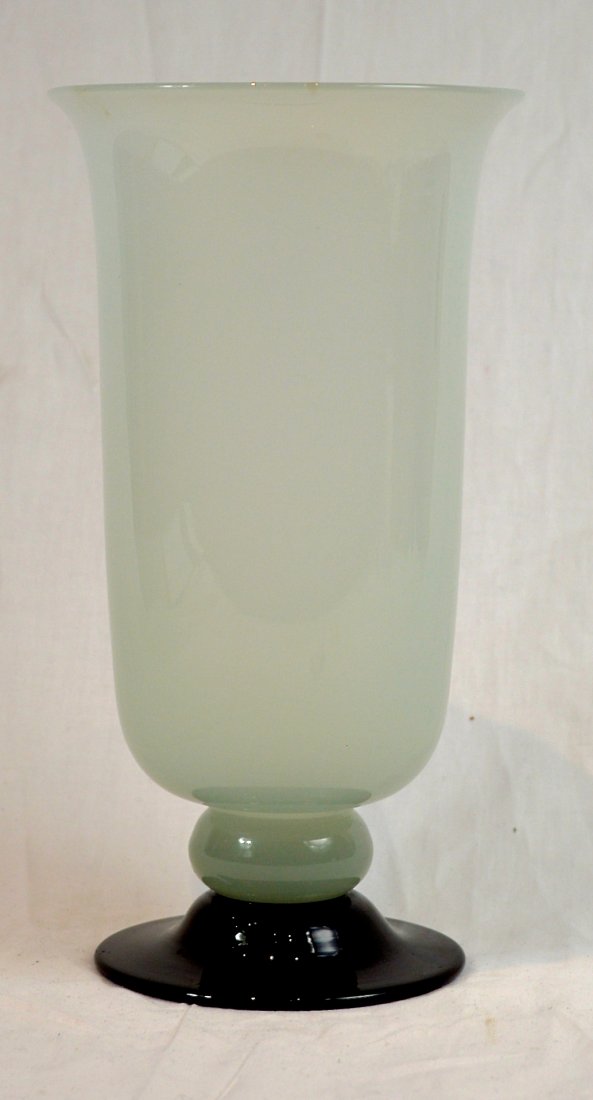 STEUBEN,  A CLEAR AND FROSTED GLASS VASE (1 of 4)
