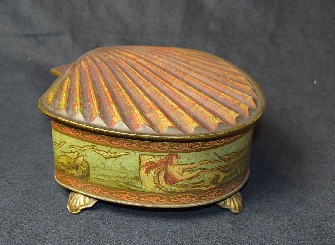 HUNTLEY & PALMER ”SHELL” BISCUIT TIN (1 of 8)
