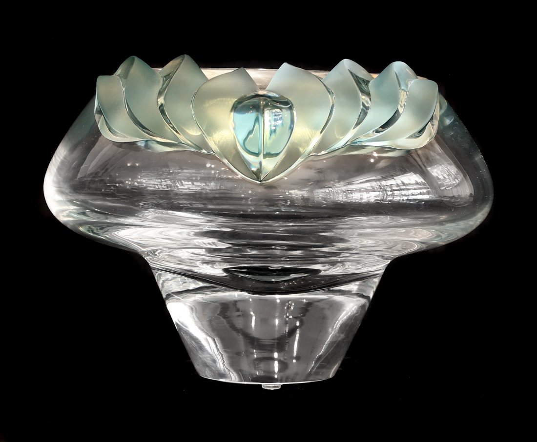 LALIQUE FRANCE  20TH CENTURY, VASE (1 of 1)
