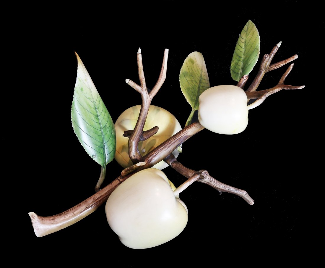 FINE IVORY CARVING OF APPLES (1 of 1)