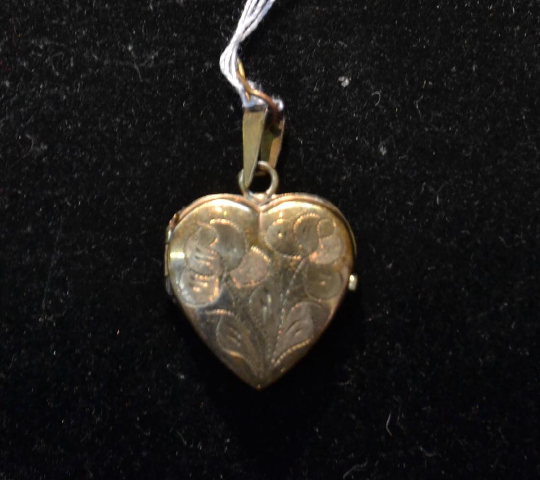 10kt GOLD HEART LOCKET - 1" x 1": 10kt GOLD HEART LOCKET - 1" x 1"
