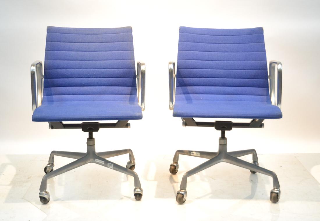 (Pr) EAMES FOR HERMAN MILLER ALUMINUM GROUP CHAIRS: WITH BLUE UPHOLSTERY (SOME OVERALL WEAR) 22" x 20 1/2" x 33"