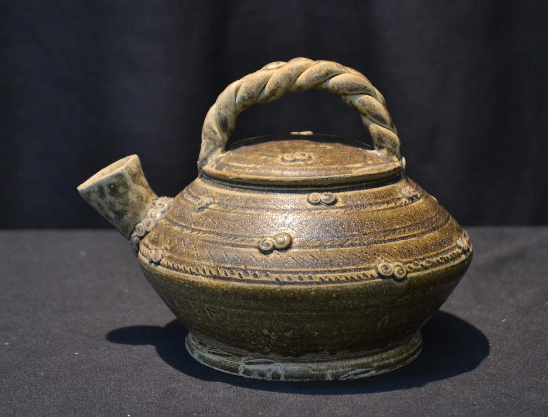 HAN DYNASTY TEA POT - 8" x 6" x 6": HAN DYNASTY TEA POT - 8" x 6" x 6"