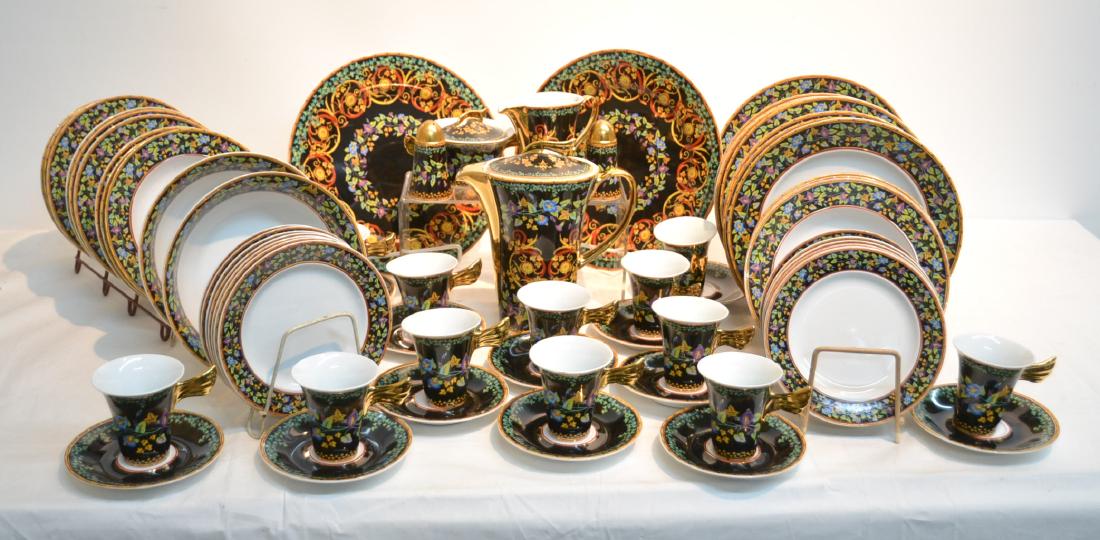 (69)pc ROSENTHAL "GOLD IVY" DINNER SET FOR (12): CONSISTING OF (12) DINNER PLATES , (12) SOUP PLATES. (12) CAKE PLATES, (12) CUPS & SAUCERS, (2) BOWLS, (2) SERVING PLATES, COFFEE POT, (2) SALT & PEPPER , SUGAR & CREAMER