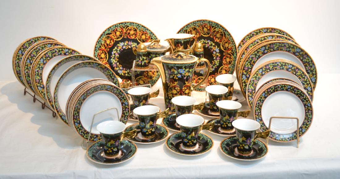 (65) ROSENTHAL "GOLD IVY" DINNER SET: CONSISTING OF (10) DINNER PLATES, (10) SOUP BOWLS, (10) CAKE PLATES, (10) CUPS & SUACERS, (2) BOWLS , (2) SERVING PLATES, (2) SALT & PEPPER, COFFEE POT, SUGAR & CREAMER