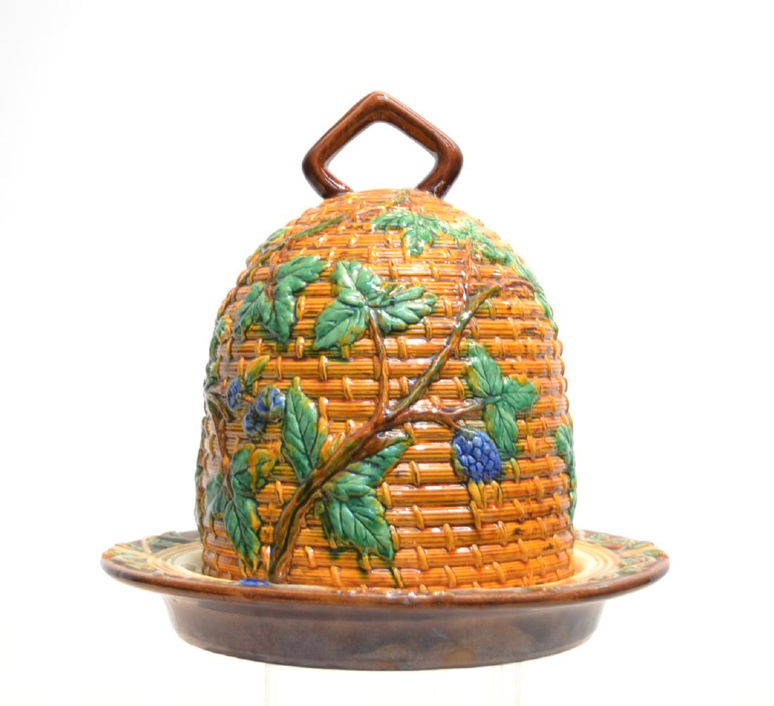LARGE MINTON MAJOLICA BEEHIVE CHEESE DISH: LARGE MINTON MAJOLICA BEEHIVE CHEESE DOME - 14 1/2" x 14"