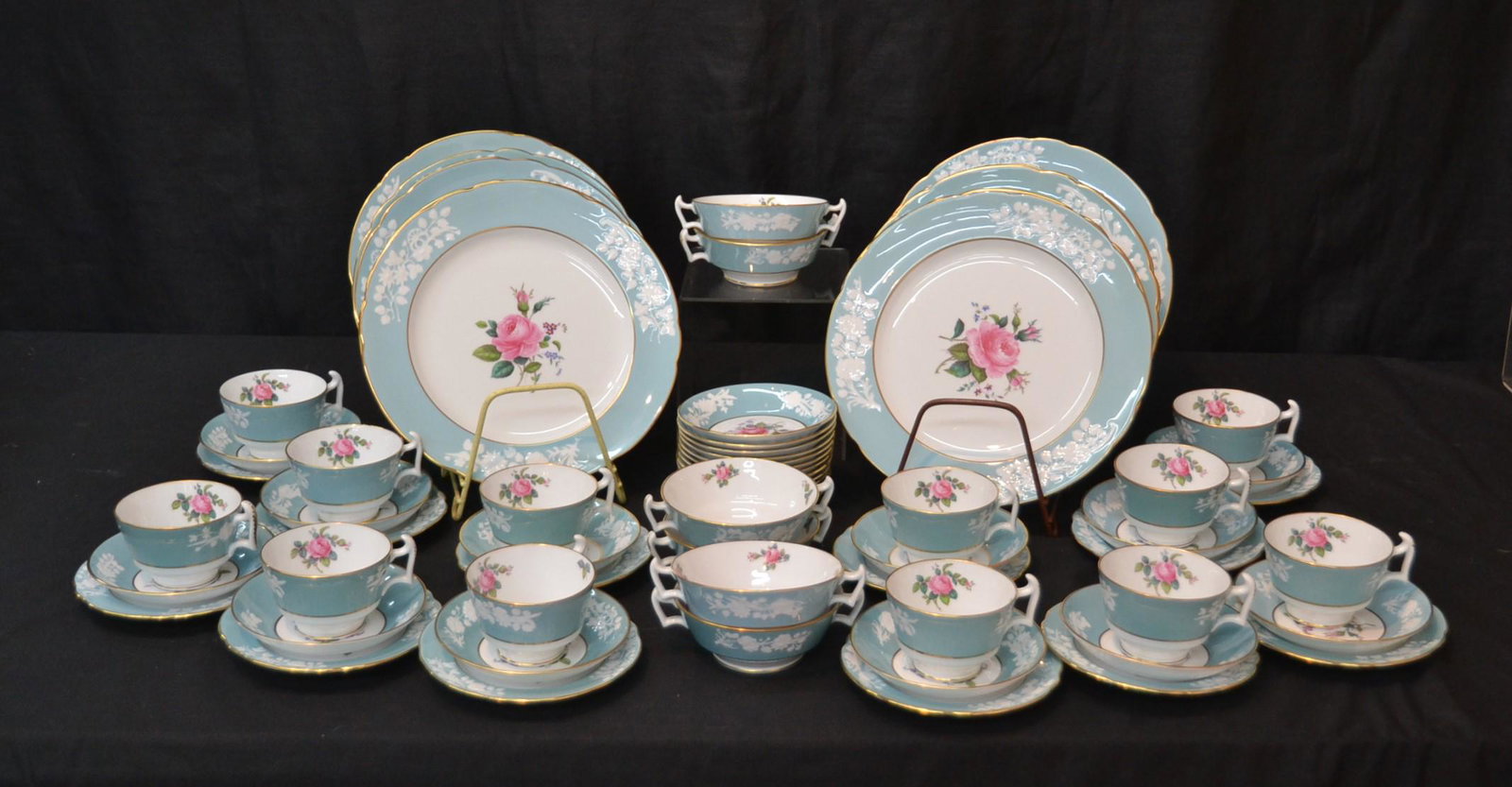 (80)pc SPODE "OLD COUNTRY ROSE" DINNER SET: CONSISTING OF (12) DINNER PLATES, (12) CUPS & SAUCERS, (12) BOULLION SAUCERS, (12) LUNCHEON PLATES, (12) BREAD BOWLS, (12) BERRY BOWLS & (6) CREME SOUP BOWLS