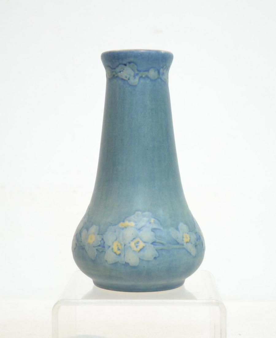 NEWCOMB COLLEGE ART POTTERY VASE: BULBOUS NEWCOMB COLLEGE TRANSITIONAL VASE STYLIZED BLUE NARCISSUS FLOWERS , WITH INCISED NC , HW 67 FOR 1916 , INITIALED SJ CONJOINED FOR SADIE IRVINE - 4 1/2" wide x 8" 1/2" tall