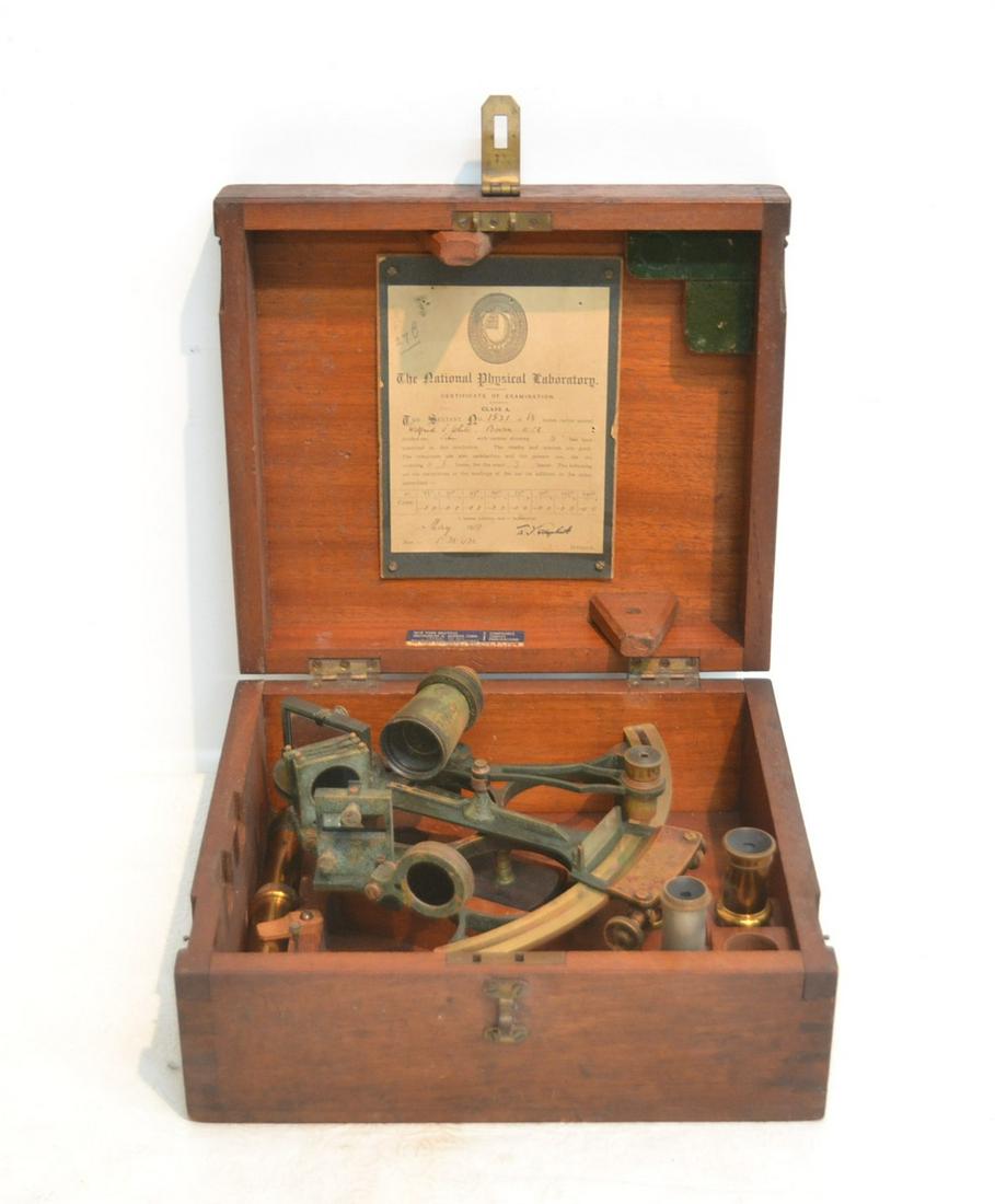 WILFRED O WHITE , BOSTON SEXTANT: WILFRED O WHITE , BOSTON 1919 SEXTANT IN WOOD CASE - 11 1/2' x 10" x 6"