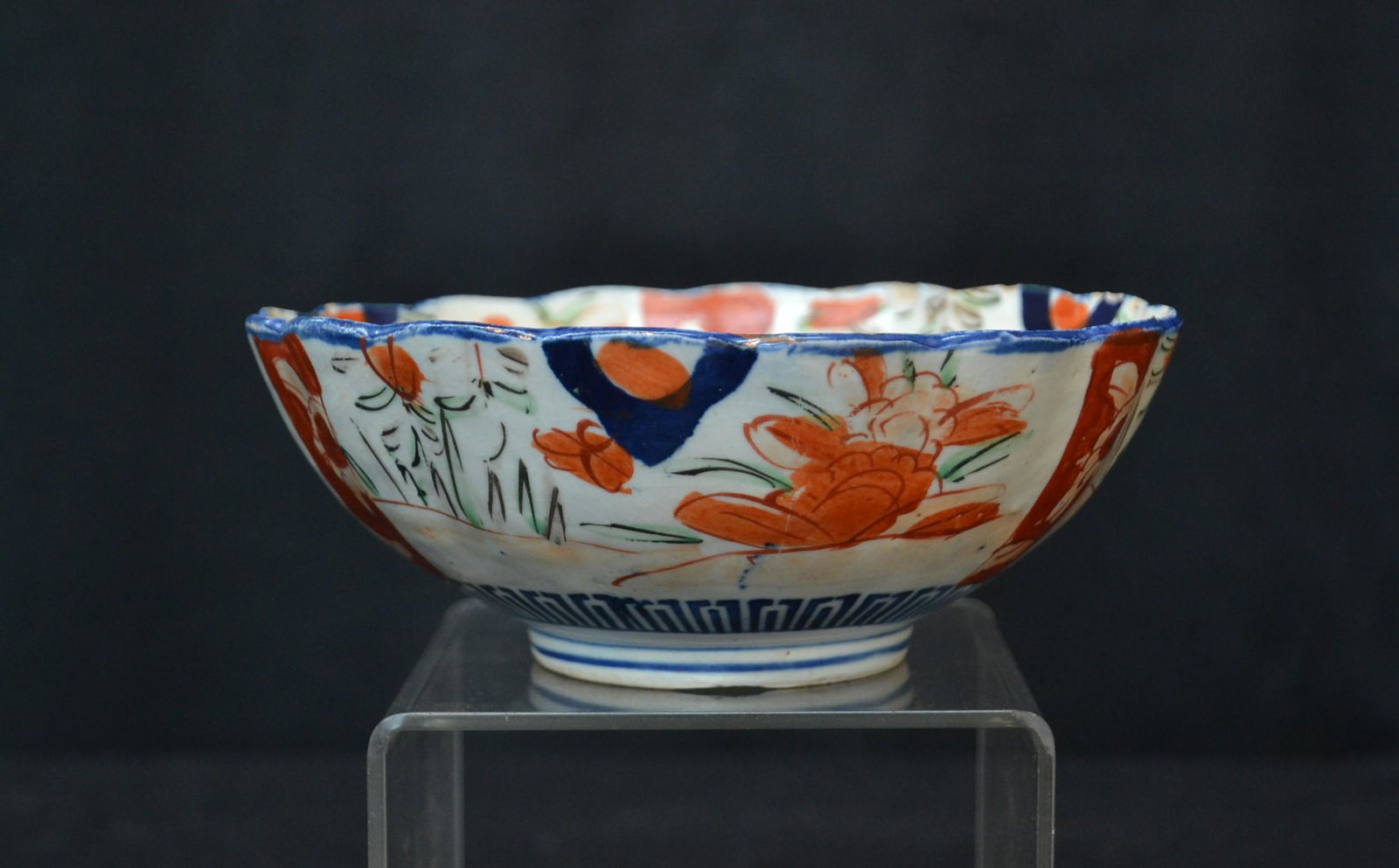 ANTIQUE JAPANESE IMARI BOWL WITH FLOWERS: (SOME CRAZING LINES) 7 1/2" x 3"