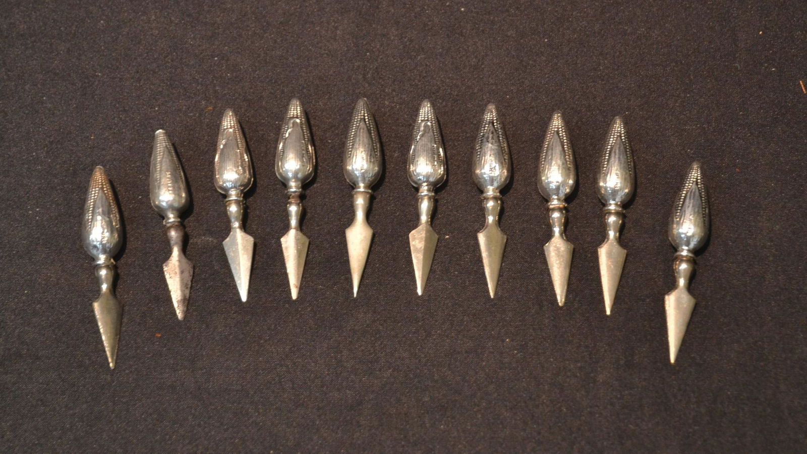 (10) STERLING SILVER CORN HOLDERS: 2 3/4" ; 2.83ozt