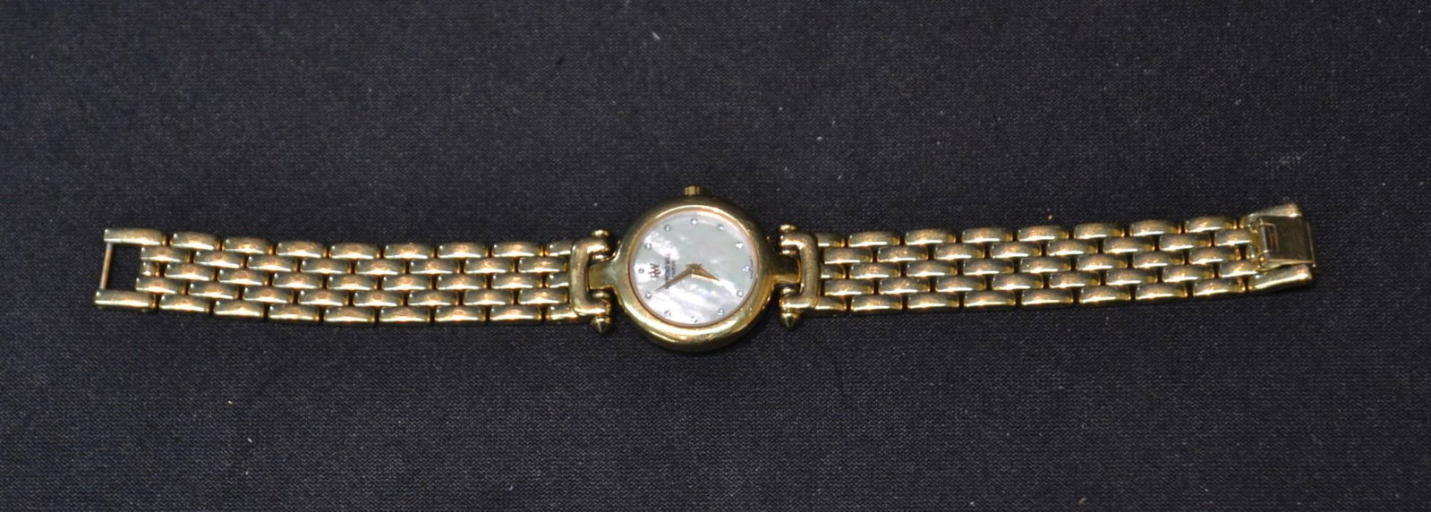 RAYMOND WEIL LADIES WRISTWATCH WITH: MOTHER OF PEARL FACE