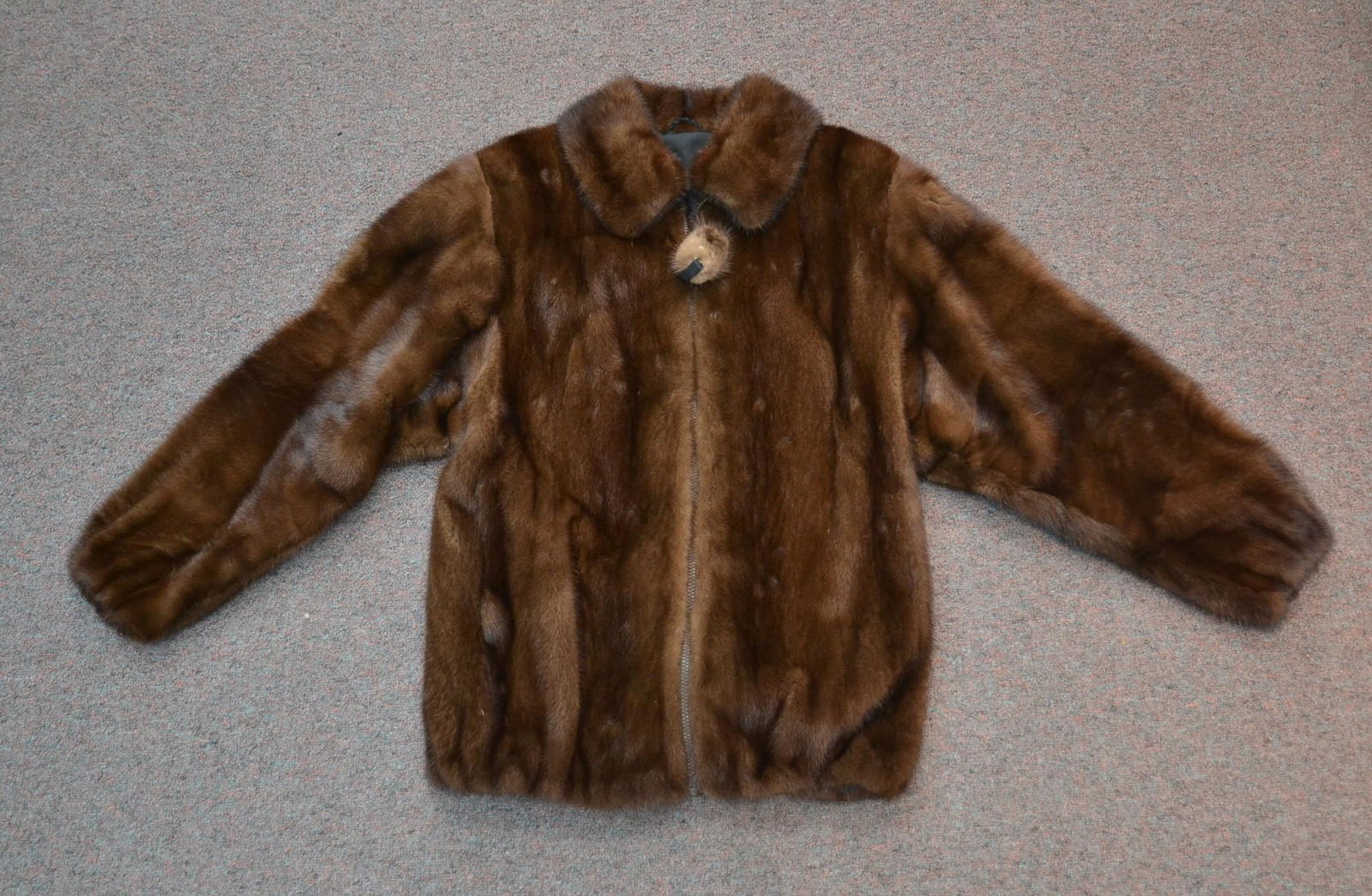 MINK JACKET - APPROXIMATE SIZE MEDIUM: 17" SHOULDER TO SHOULDER , 20" SLEEVE & 28" LENGTH
