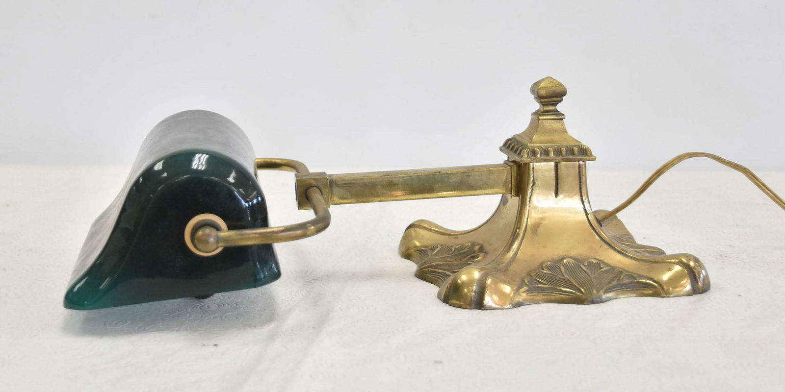 EMERALITE ROLL TOP DESK LAMP: ANTIQUE BRASS BASE ROLL TOP DESK LAMP WITH EMERALITE CASED GLASS SHADE - 10" x 16" x 5 1/2"
