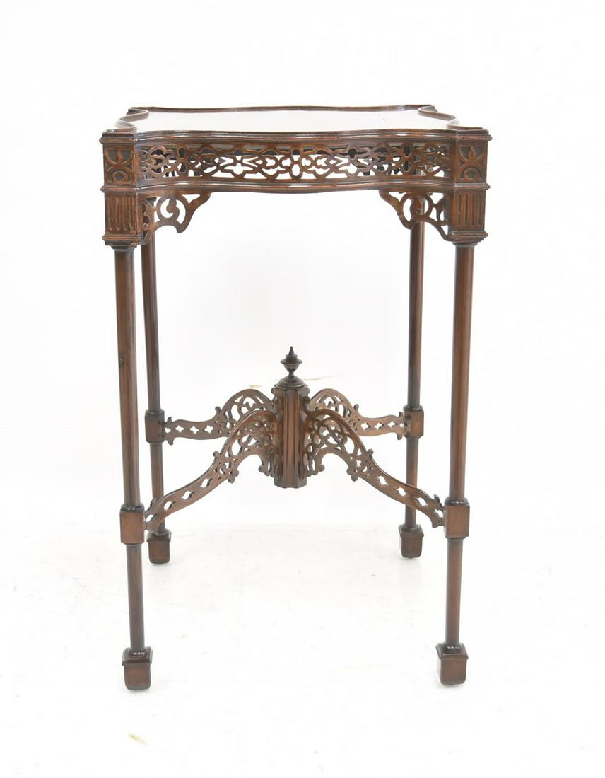 RETICULATED MAHOGANY CHIPPENDALE SIDE TABLE WITH: RETICULATED APRON - 21 1/2" x 29"