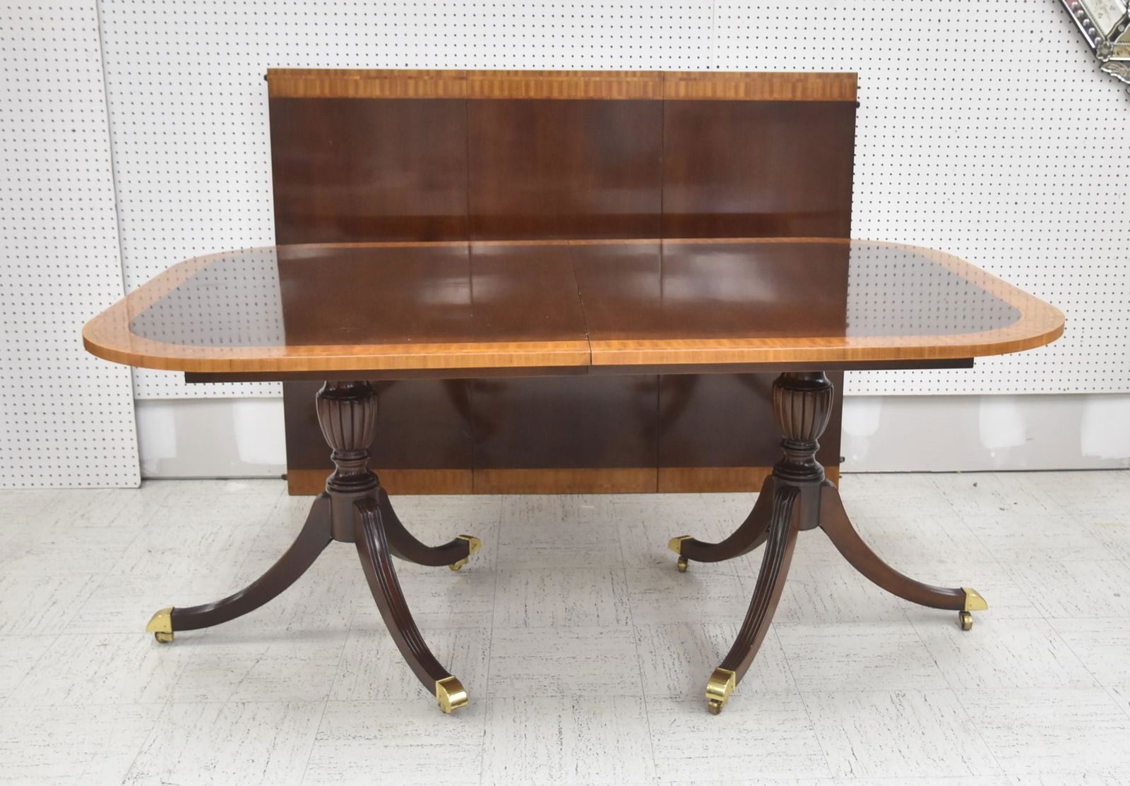 COUNCIL CRAFTSMAN HEPPLEWHITE STYLE DINING TABLE: COUNCIL CRAFTSMAN OVAL MAHOGANY & SATINWOOD BANDED DOUBLE PEDESTAL DINING TABLE (3) 20" LEAVES & (8) UPHOLSTERED MAHOGANY CHAIRS INCLUDING (Pr) ARM CHAIRS BY HICKORY CHAIR COMPANY - TABLE IS 68" x 45"