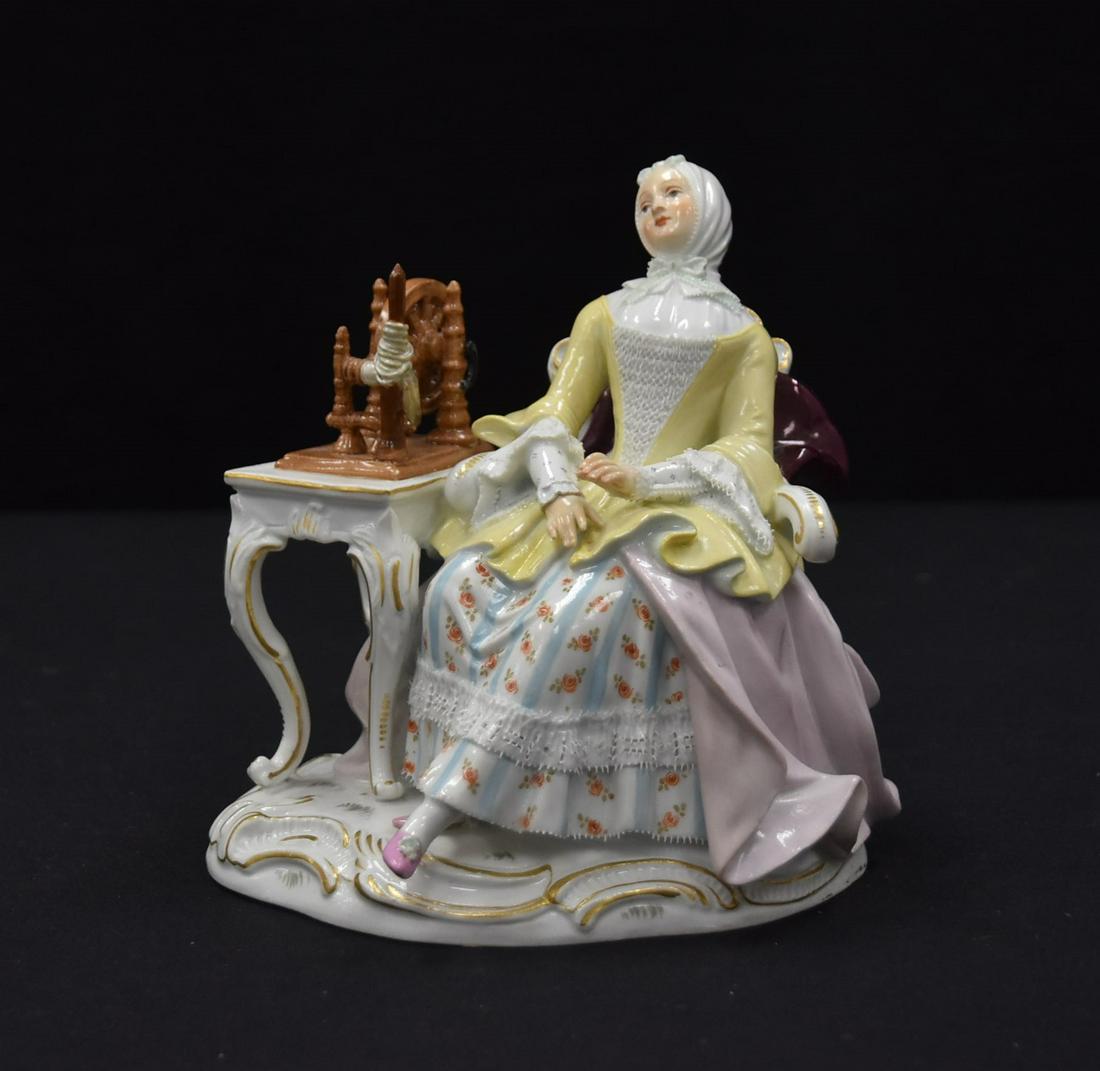 MEISSEN PORCELAIN LADY WITH SPINNING WHEEL: INCISED 2685 - 6" x 4" x 6 1/4"