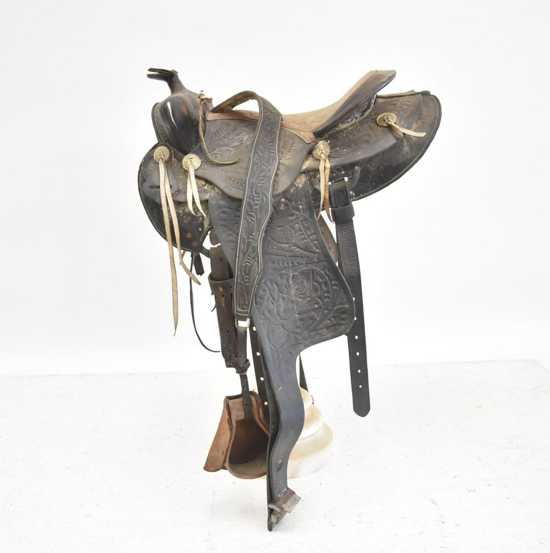 TOOLED LEATHER HORSE SADDLE: SOME MOISTURE DAMAGE & NEEDS CLEANING