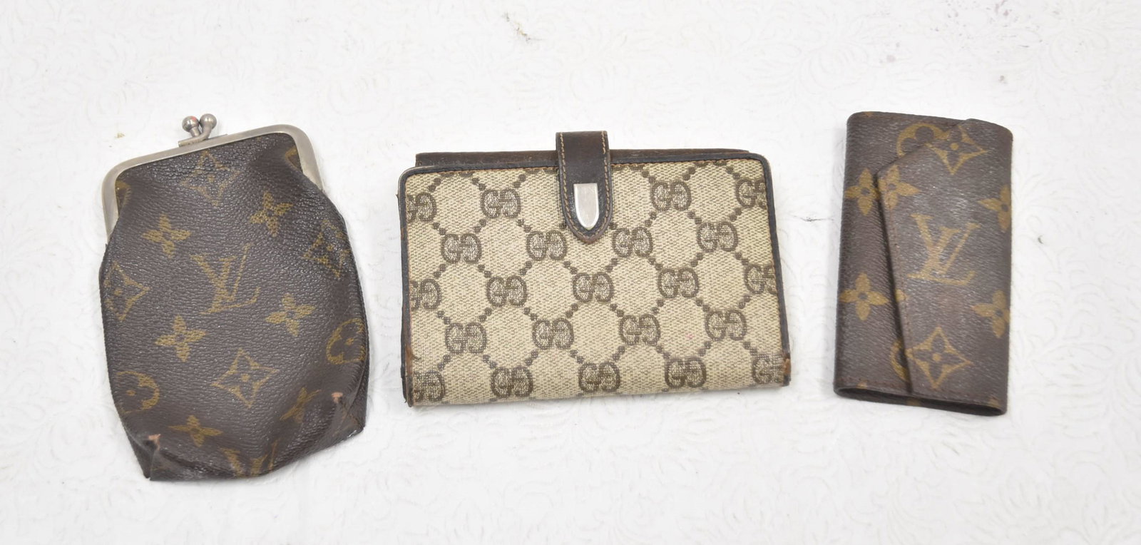 (2) VINTAGE LOUIS VUITTON CASES & GUCCI WALLET: LARGEST IS 5" x 3 1/2"