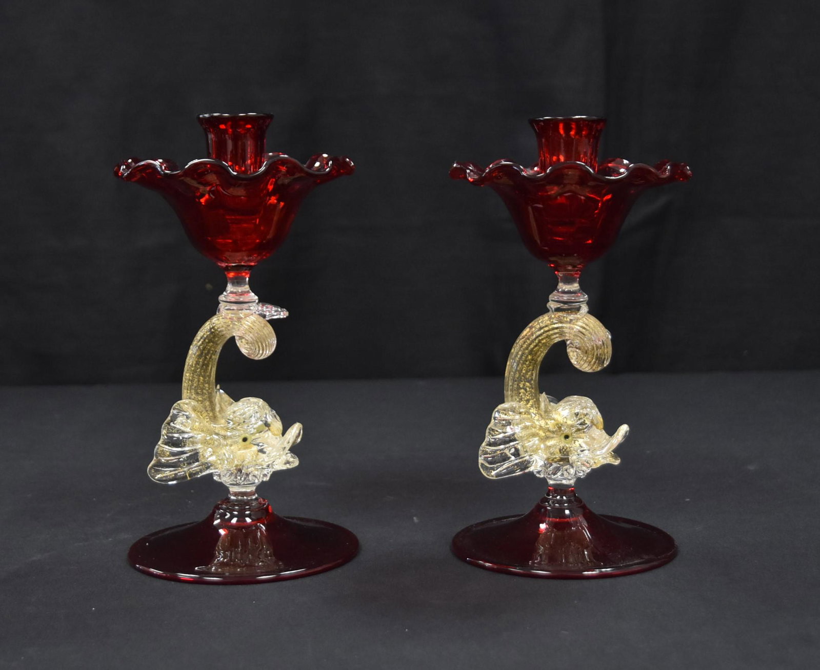(Pr) VENETIAN GLASS DOLPHIN CANDLESTICKS: (Pr) RUBY GLASS & AVENTURINE DOLPHIN CANDLE STICKS - 4 1/4" x 8 1/2"