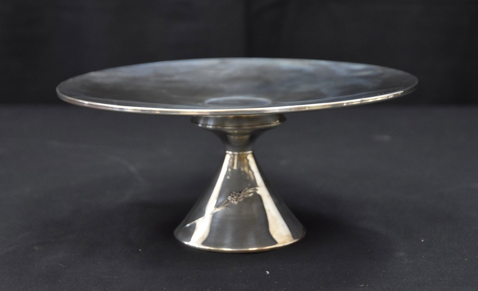 GORHAM STERLING SILVER CAKE STAND: GORHAM WEIGHTED STERLING SILVER CAKE - COOKIE STAND - 8 3/4" x 4"
