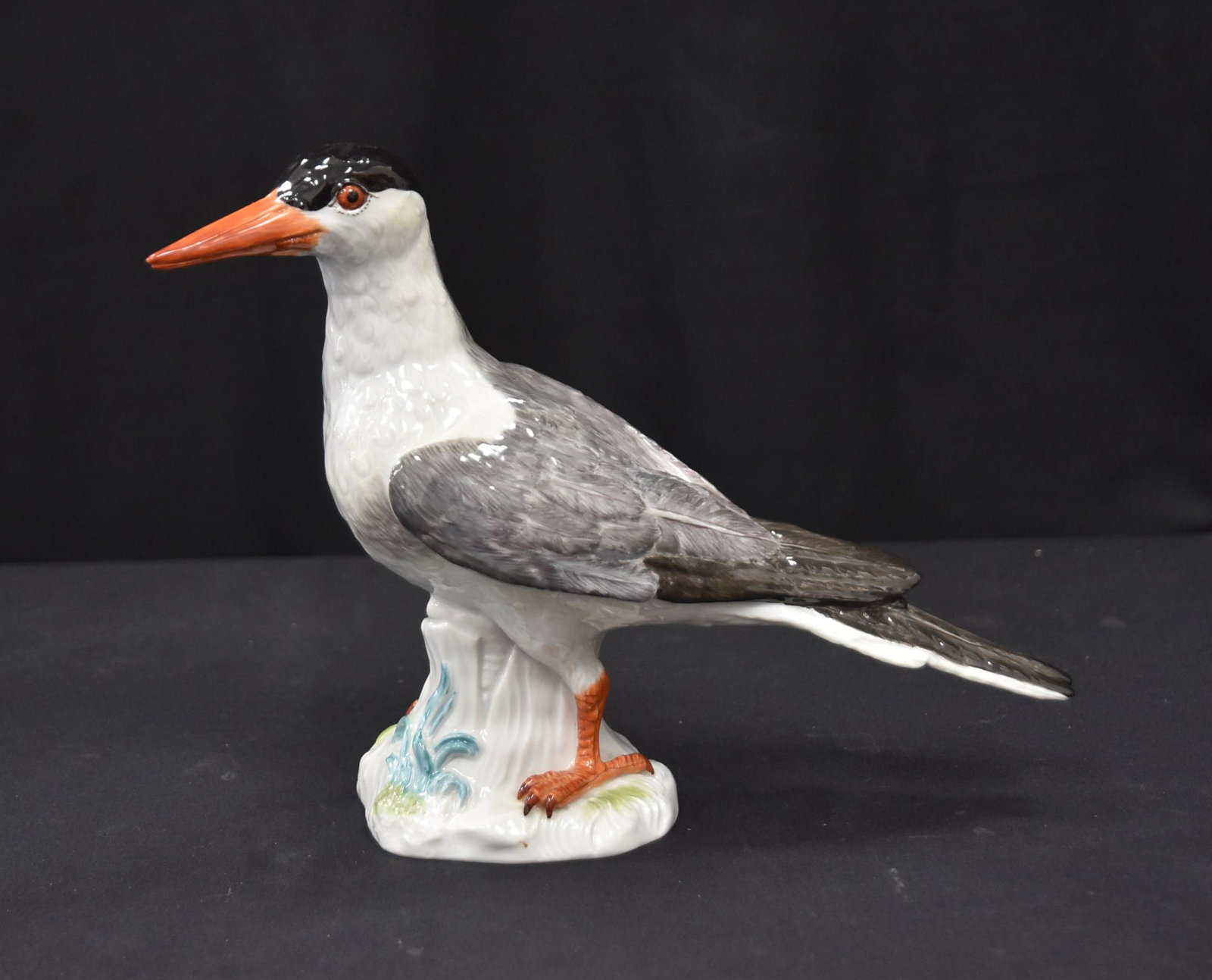 MEISSEN PORCELAIN MODEL OF TERN BIRD: MEISSEN PORCELAIN TERN BIRD, MODEL 77205 ; 2407 - 3 1/2" x 11" x 7 1/2"