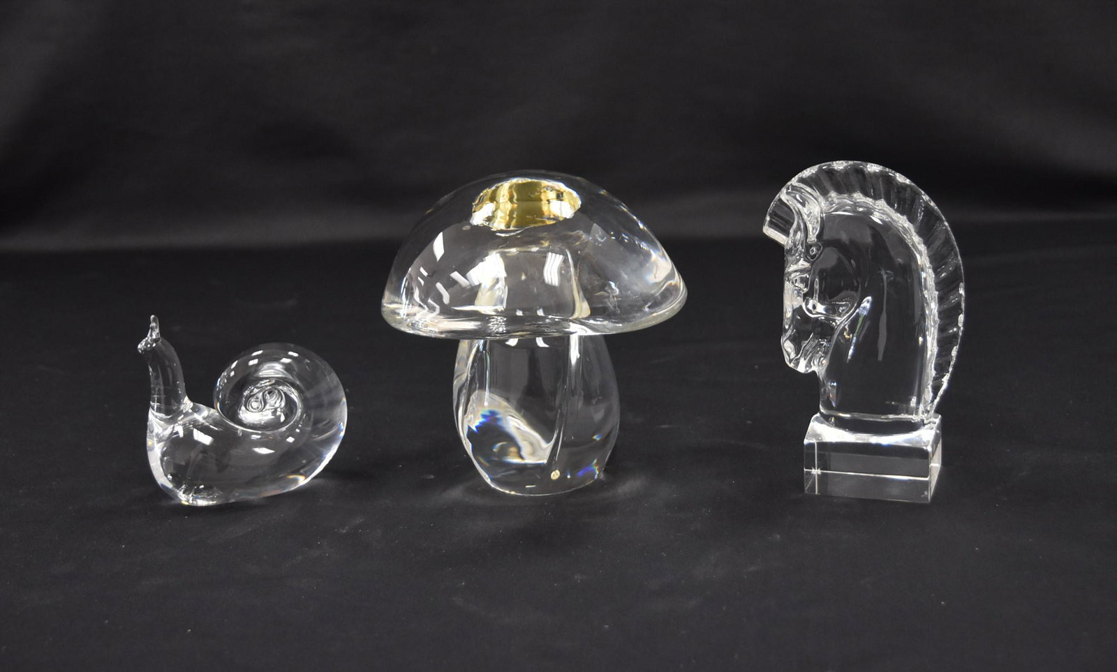 (3)pc STEUBEN CRYSTAL LOT: STEUBEN CRYSTAL MUSHROOM , STEUBEN SNAIL & STEUBEN HORSE HEAD - LARGEST PIECE IS 5" x 5"