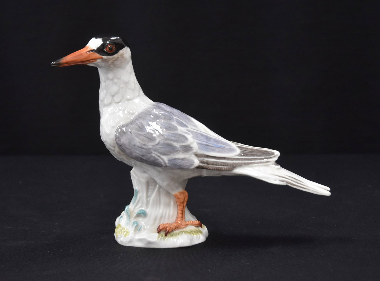 MEISSEN PORCELAIN GREATER SPOTTED WOODPECKER: MEISSEN PORCELAIN BIRD MODEL OF GREATER SPOTTED WOODPECKERS , INCISED 2407 - 11" x 3 1/2" x 8"