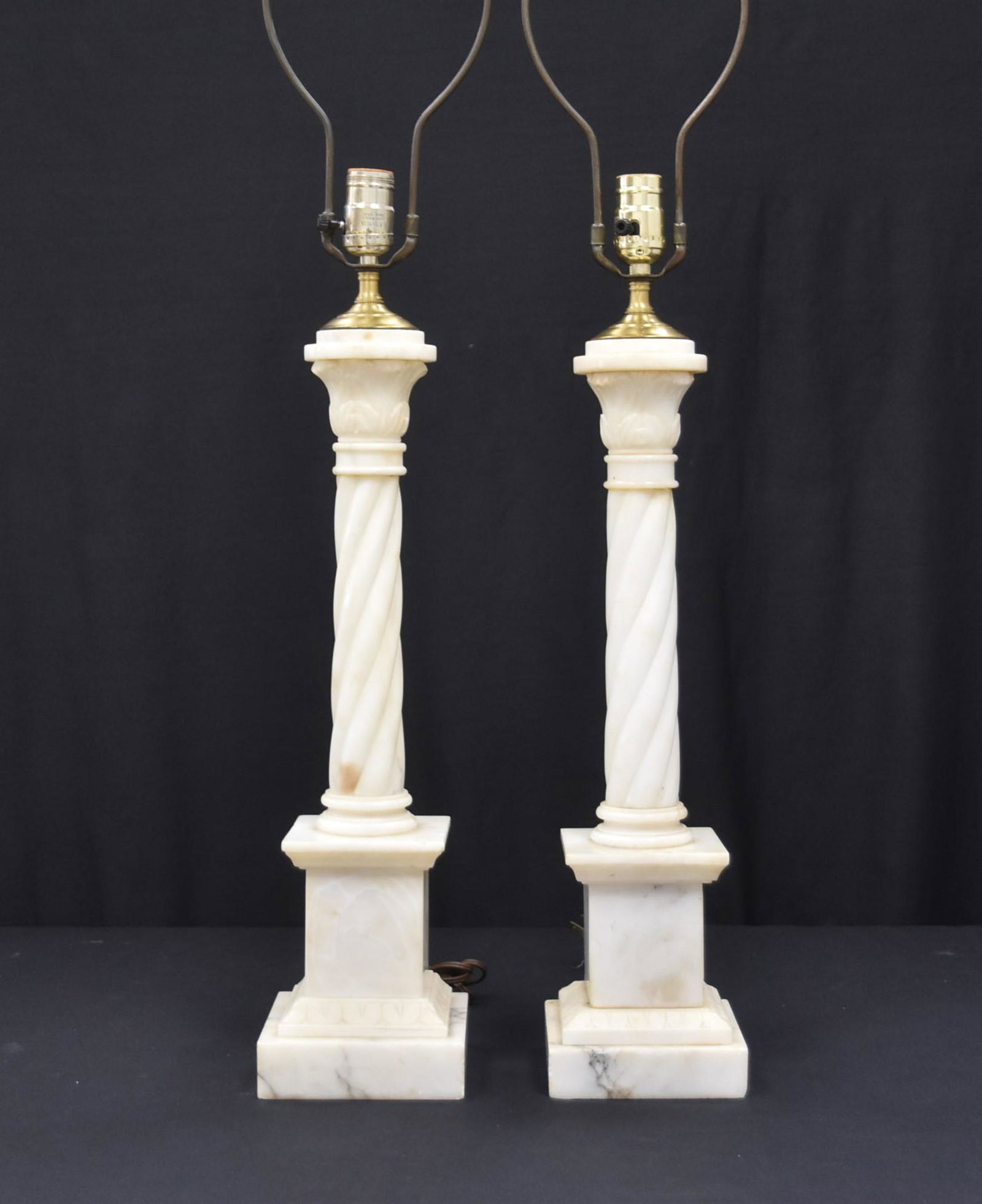(Pr) ALABASTER SWIRL COLUMN LAMPS: 5 3/4" x 5 3/4" x 34"
