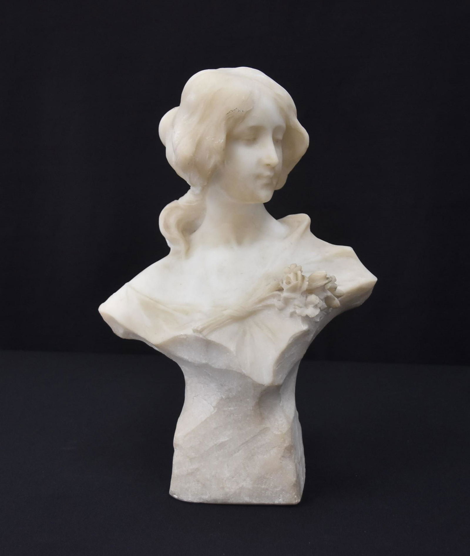 ART NOUVEAU CARVED ALABASTER BUST (1 of 7)