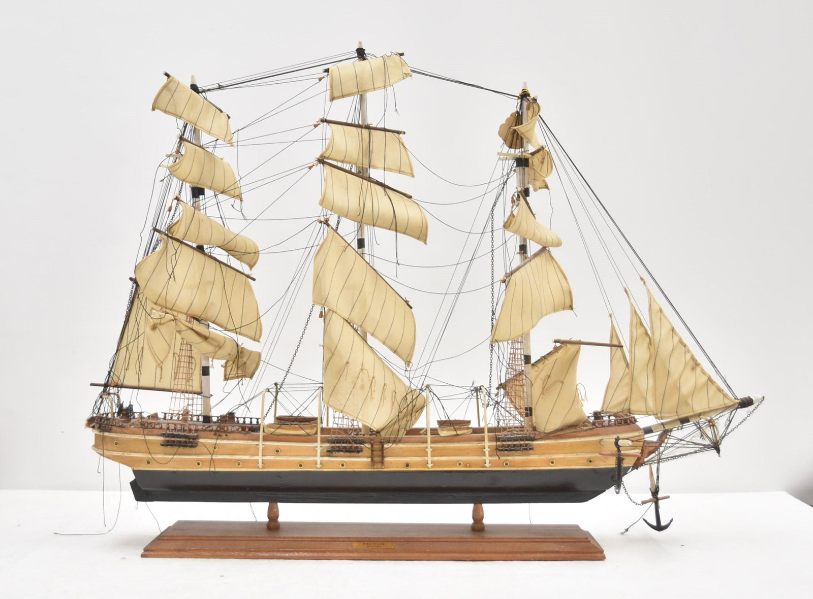 WOODEN MODEL OF CLIPPER SHIP "THE NAUTILUS" (1 of 9)