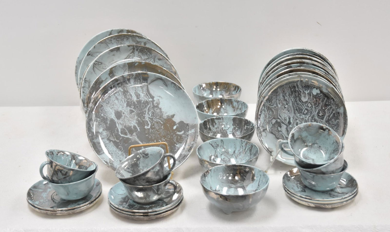 SASCHA BRASTOFF TURQUOISE & PLATINUM SURF CHINA (1 of 14)