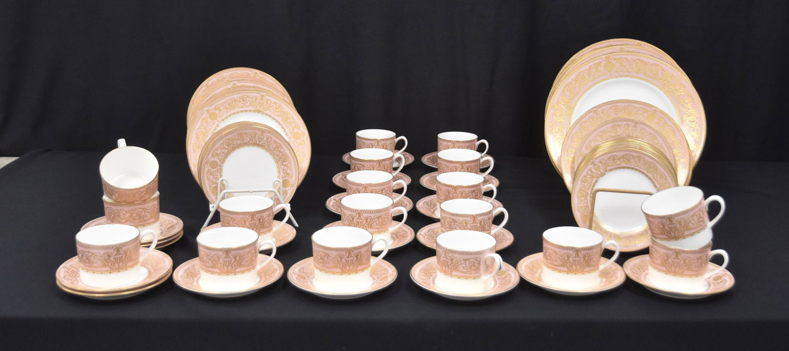 ROYAL WORCESTER "BALMORAL" CHINA DINNER SET (1 of 20)