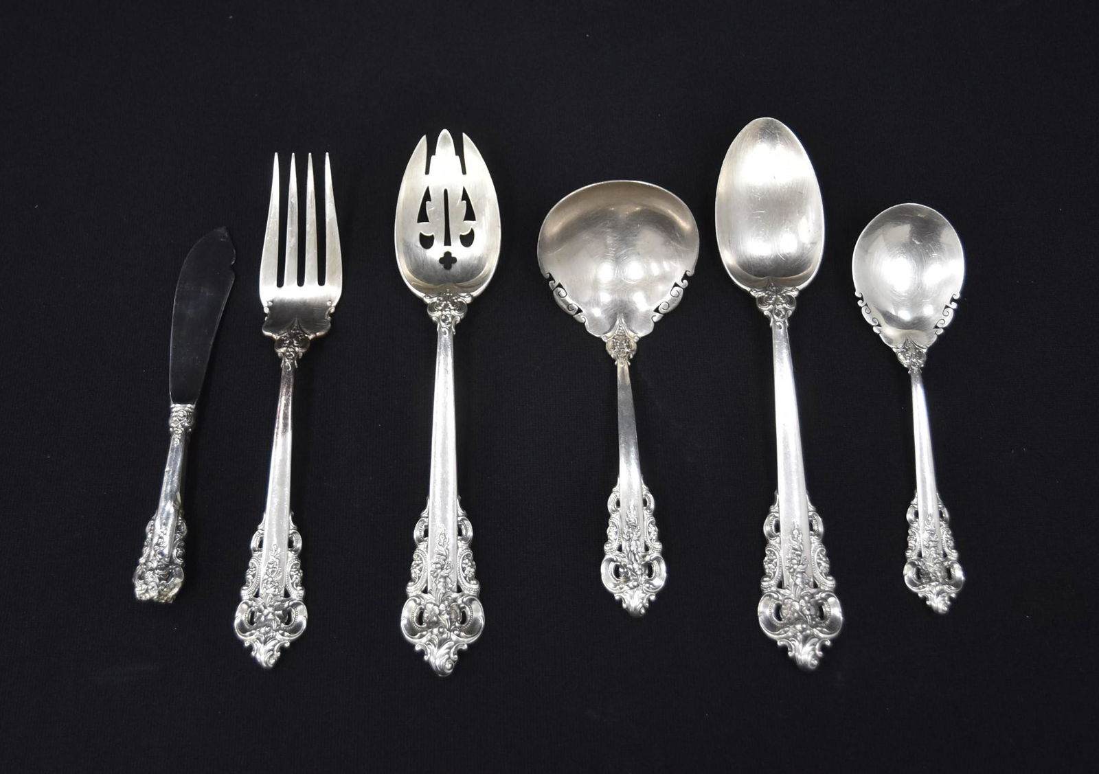 (6) WALLACE GRAND BAROQUE STERLING SERVING PIECES (1 of 12)
