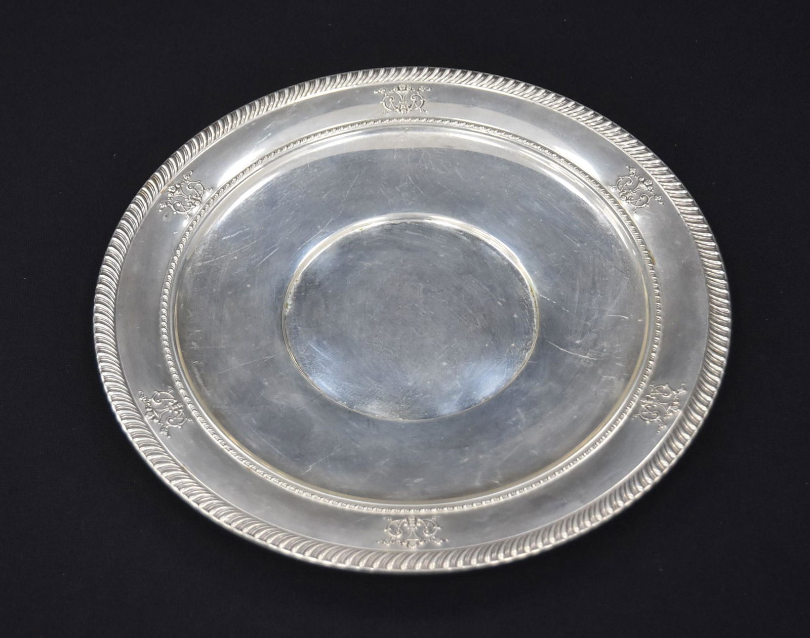 ROUND STERLING SILVER TRAY (1 of 7)