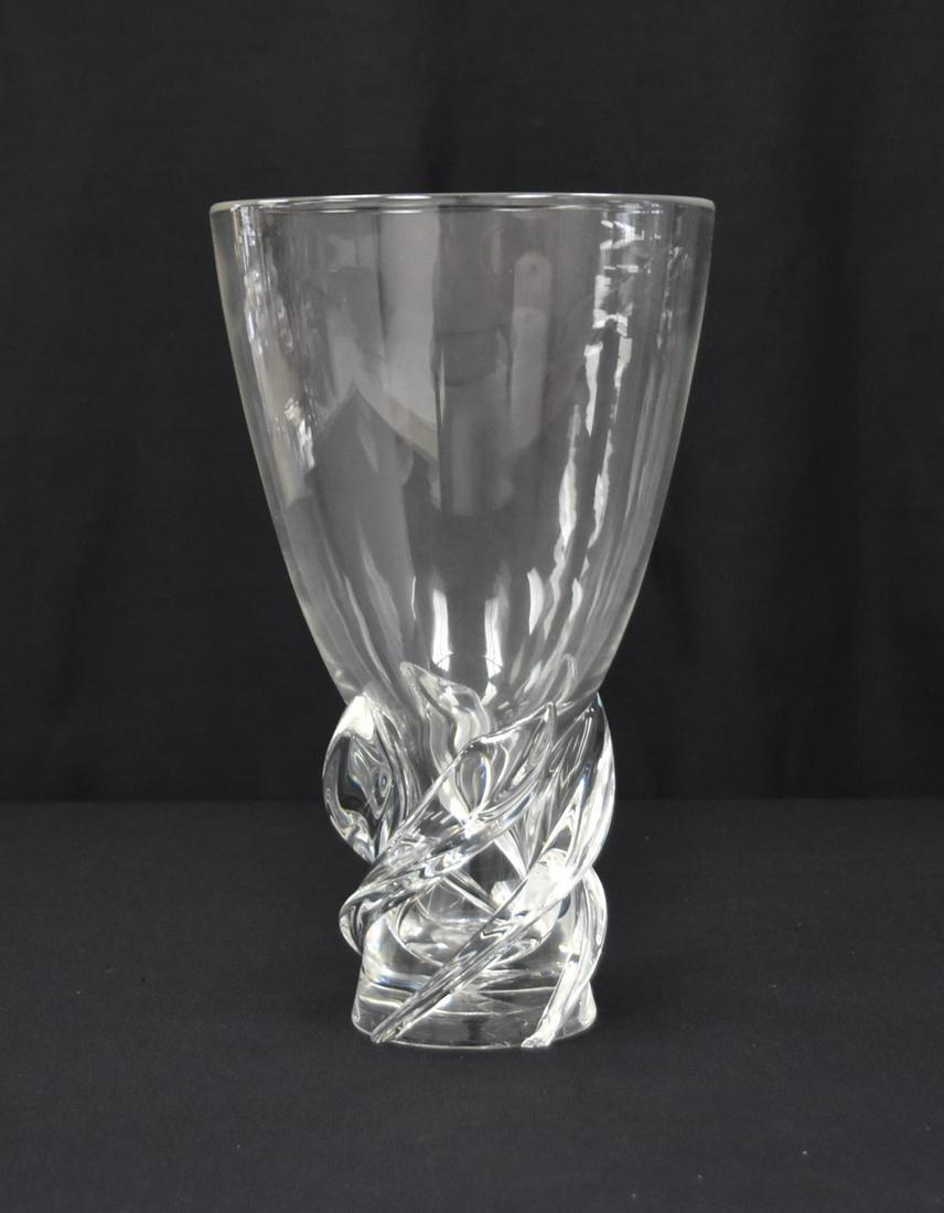 LARGE STEUBEN CRYSTAL VASE (1 of 9)